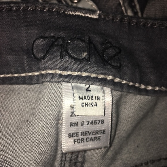 ❄️Grey Cache Embellished Capris - Picture 6 of 7